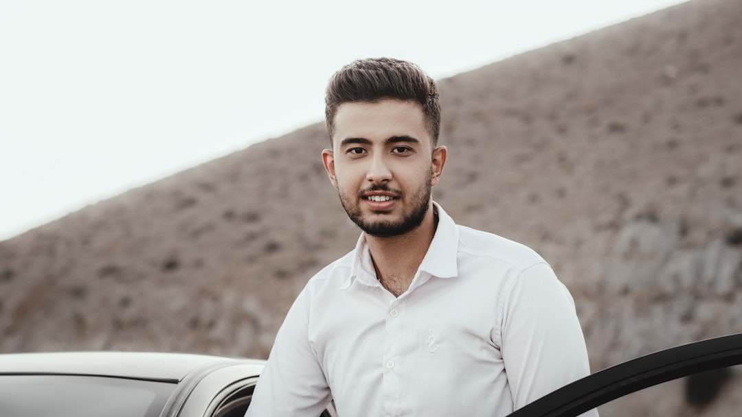 découvrez tout ce qu'il faut savoir sur le statut d'auto-entrepreneur : avantages, démarches administratives, conseils pratiques et astuces pour réussir votre projet entrepreneurial facilement et efficacement.