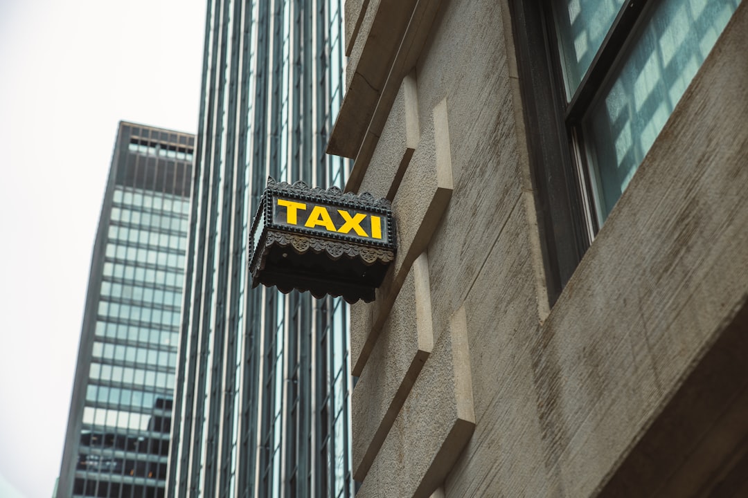 découvrez comment optimiser vos finances grâce aux déductions fiscales. apprenez les règles, les types de déductions disponibles et des conseils pratiques pour réduire votre imposition efficacement.